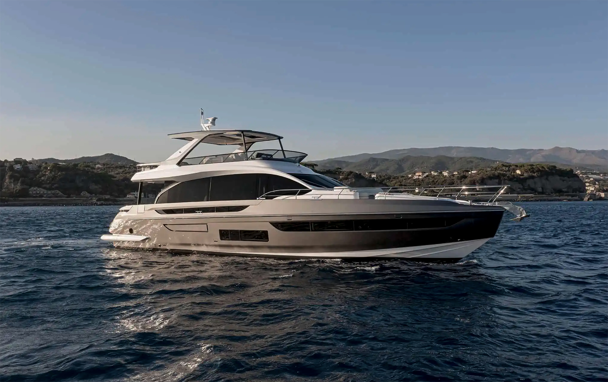 Azimut 72 Fly